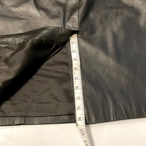 Pelle Studio Genuine Leather Skirt Fully Lined Black w/ Slit in back Size 8 EUC - Picture 10 of 15